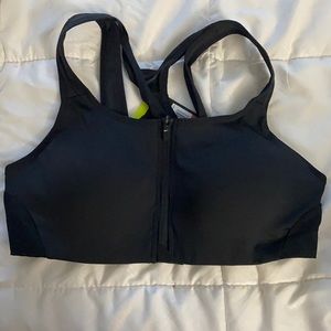 Black Nike performance support sports bra